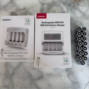 (2) Rechargeable RCR123A Battery Charger with 16 Batteries